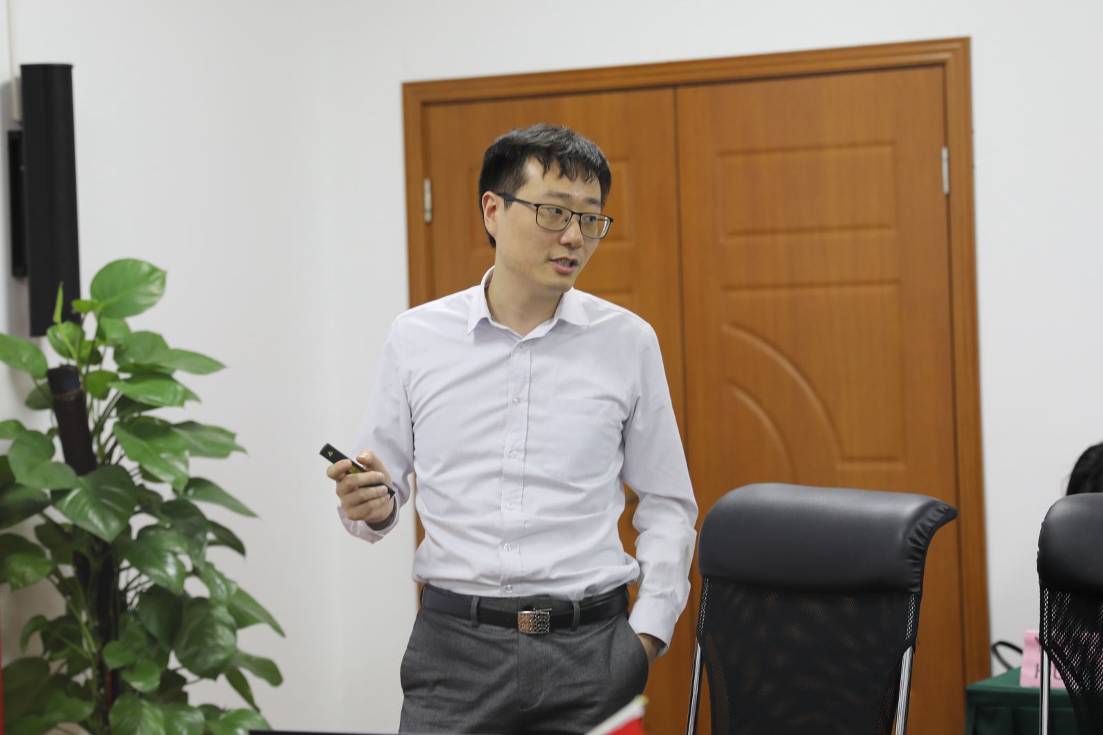 图灵奖获得者Joseph Sifakis与计软学院研究团队开展学术交流