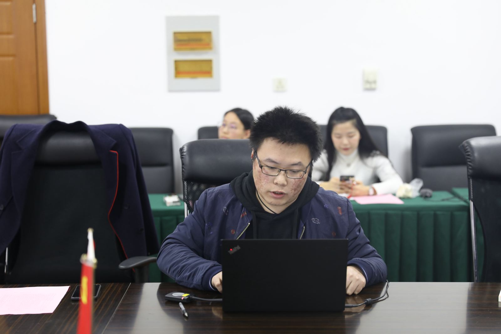 德赢官网Vwin党委召开支部书记述职交流会