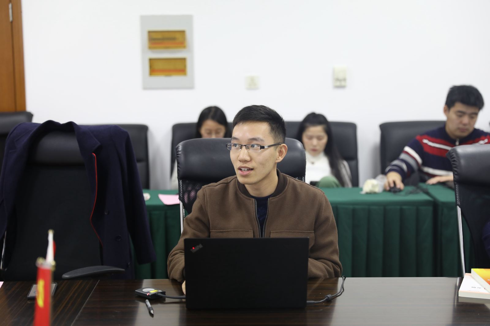 德赢官网Vwin党委召开支部书记述职交流会