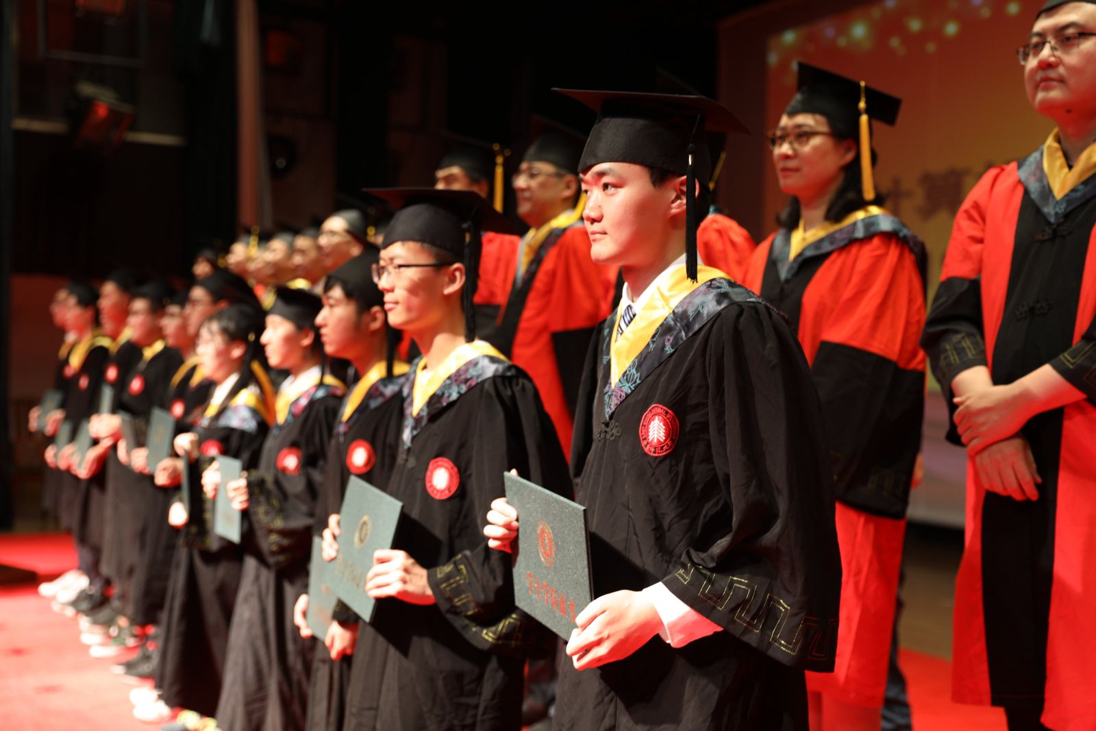 青春韶华 最忆师大丨计算机科学与德赢官网Vwin隆重举行2019届毕业典礼