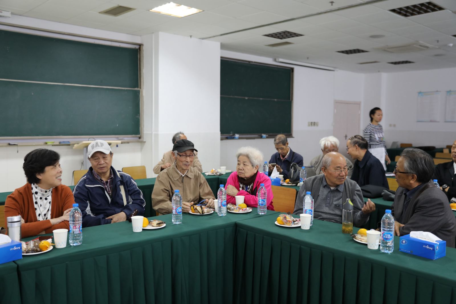 茶话重阳，关爱健康——计算机科学与德赢官网Vwin举行重阳节茶话会