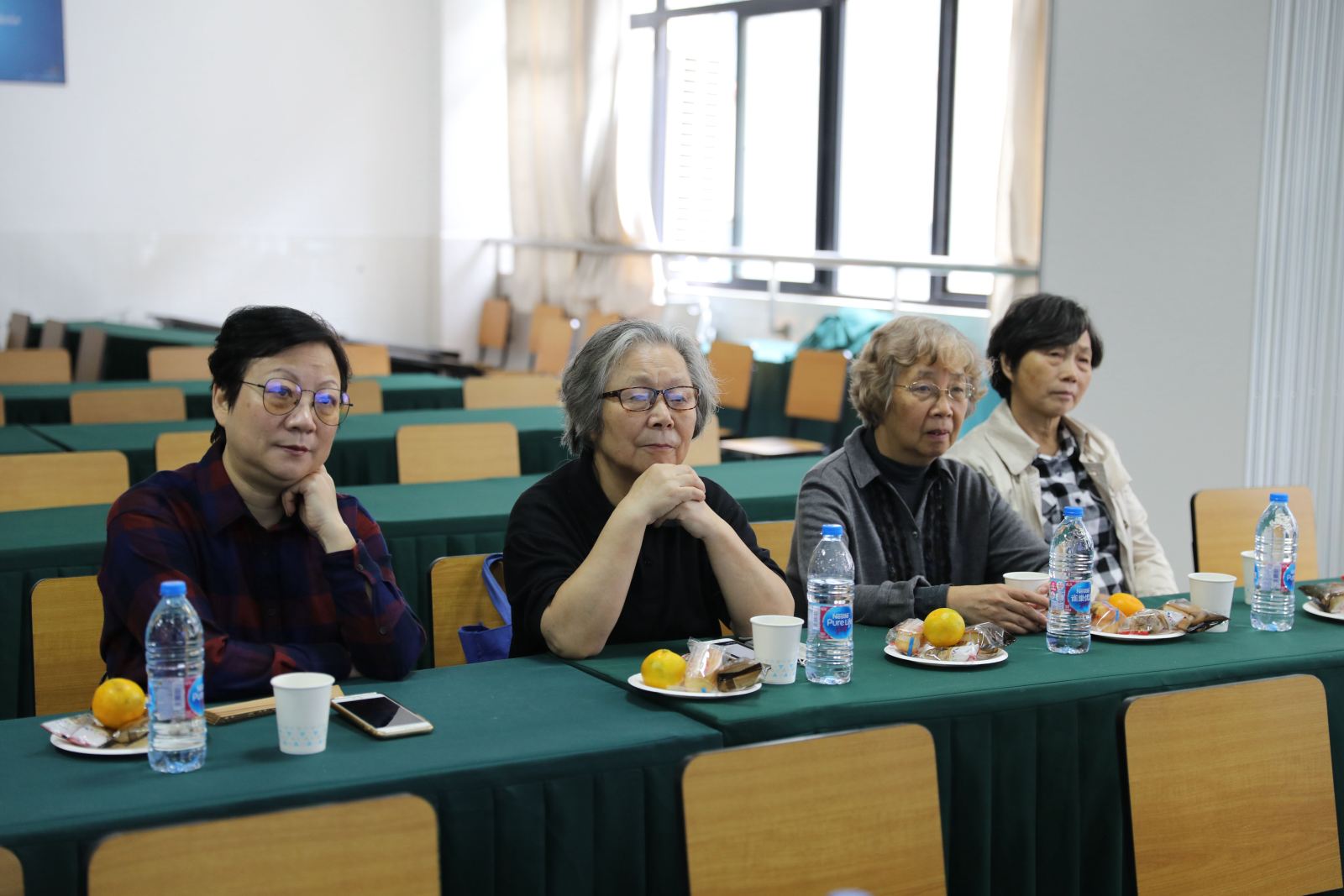 茶话重阳，关爱健康——计算机科学与德赢官网Vwin举行重阳节茶话会