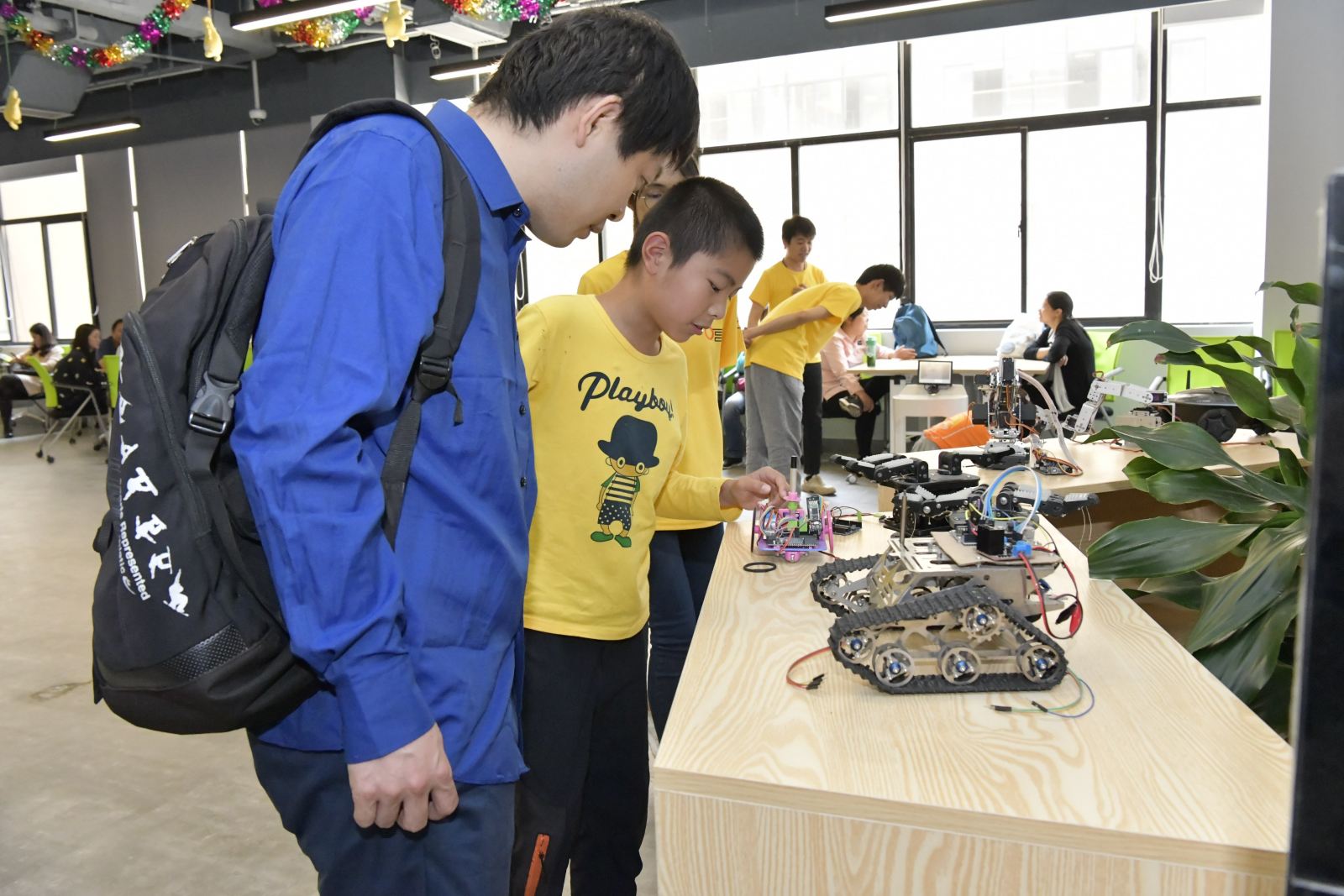 一次近距离与“高科技”的亲密接触——公众开放日带你走进不一样的高可信计算重点实验室