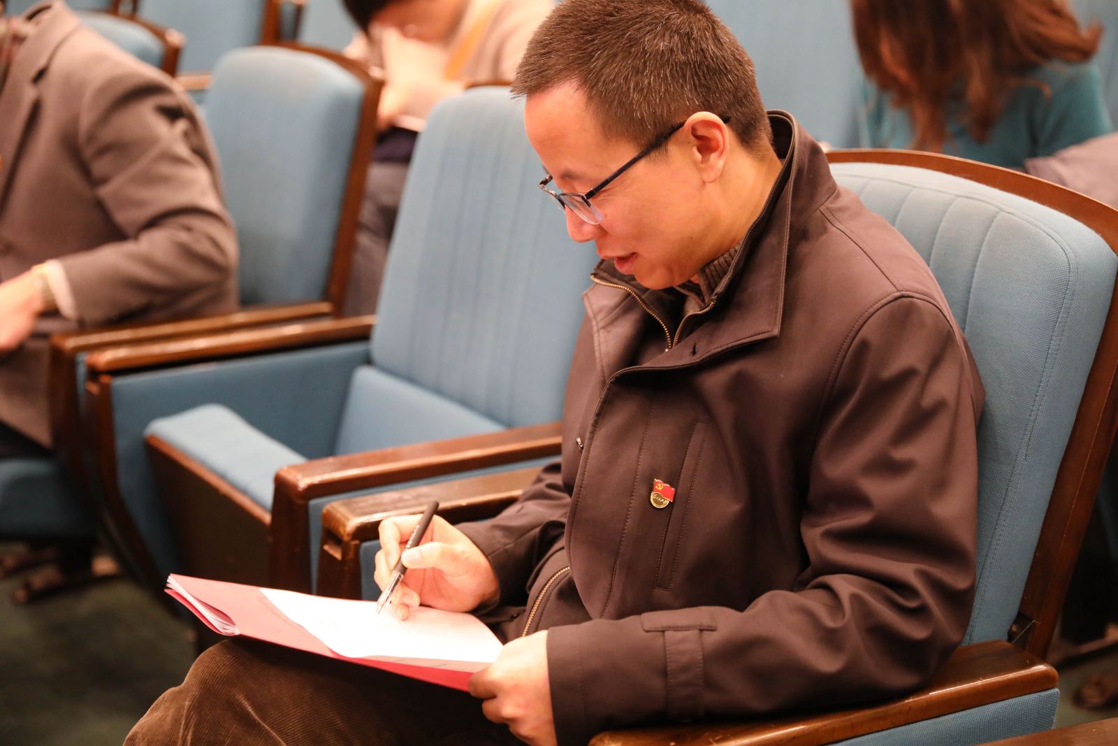 跨越新征程 聚力谱新篇——计算机科学与德赢官网Vwin举行第一次党员代表大会