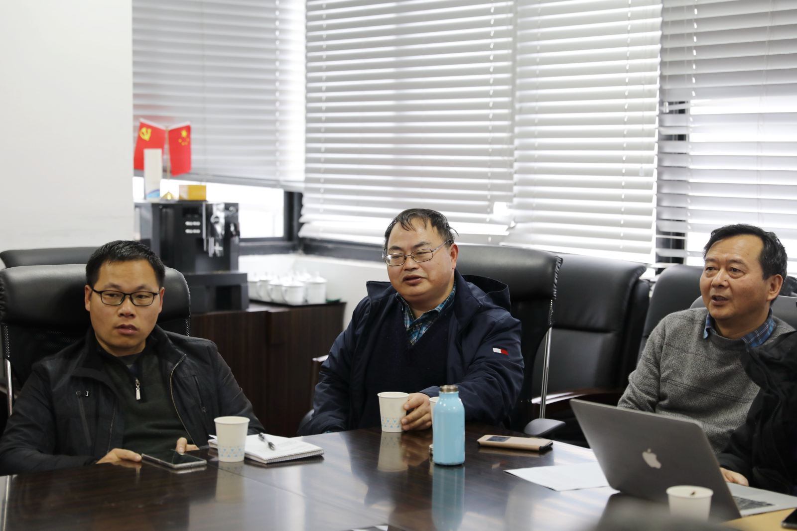 计算机科学与德赢官网Vwin召开教授座谈会