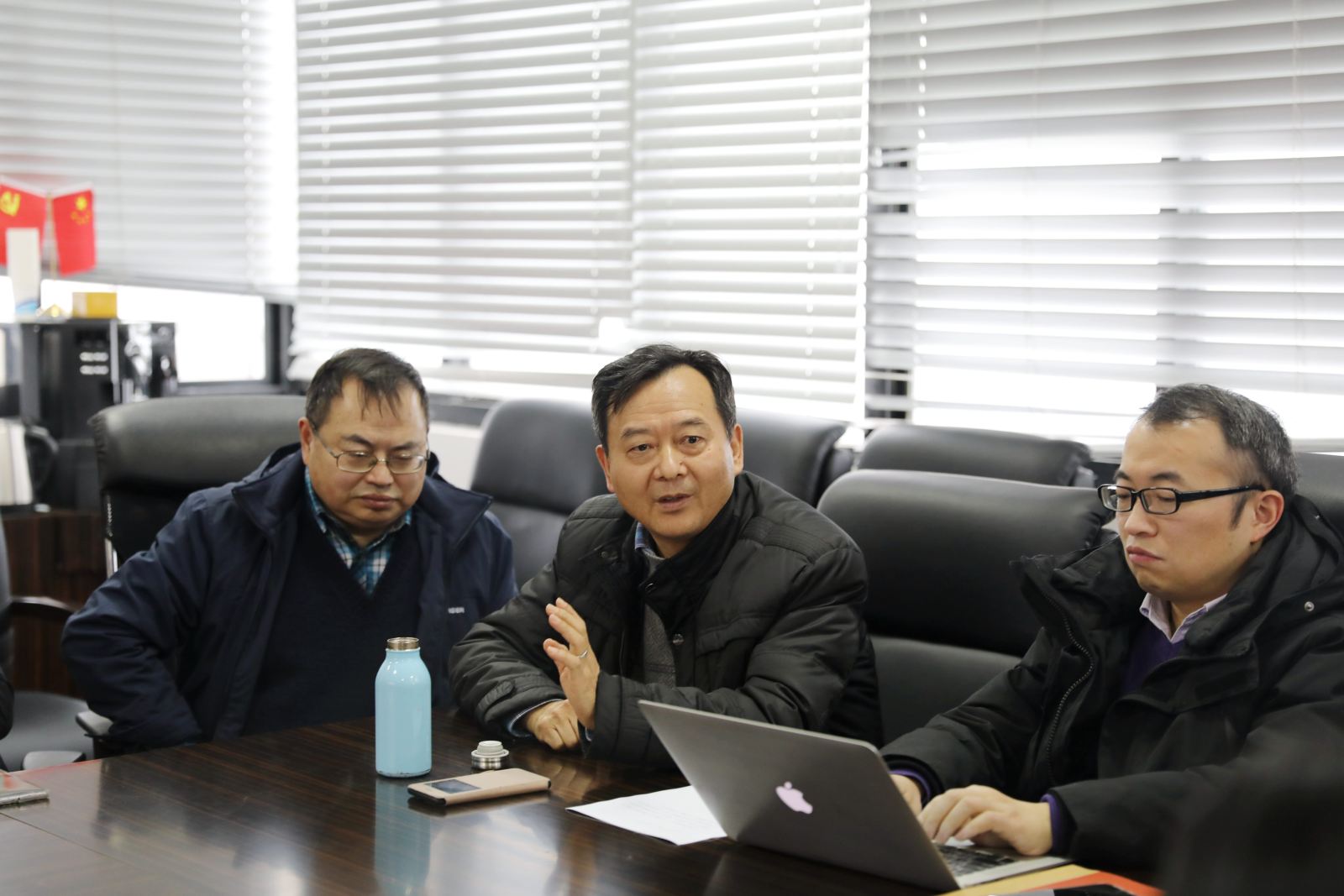 计算机科学与德赢官网Vwin召开教授座谈会