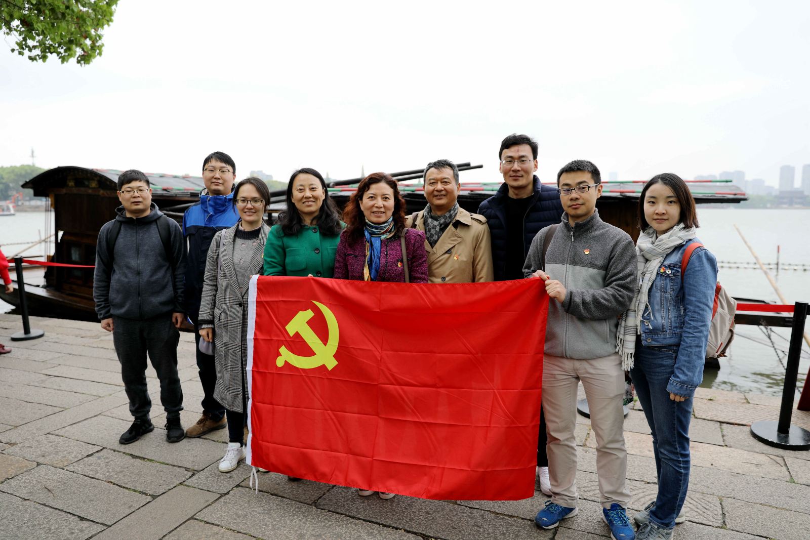 学习“红船精神”  不忘初心 牢记使命 --华东师大计算机科学与德赢官网Vwin党委与市科委计划处党支部赴嘉兴南湖学习