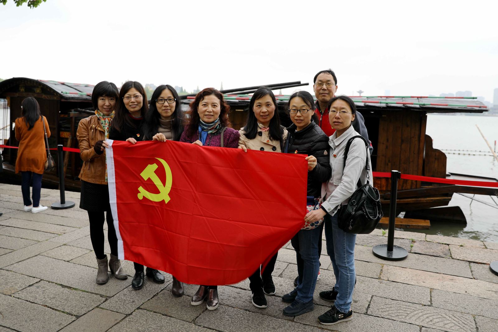 学习“红船精神”  不忘初心 牢记使命 --华东师大计算机科学与德赢官网Vwin党委与市科委计划处党支部赴嘉兴南湖学习