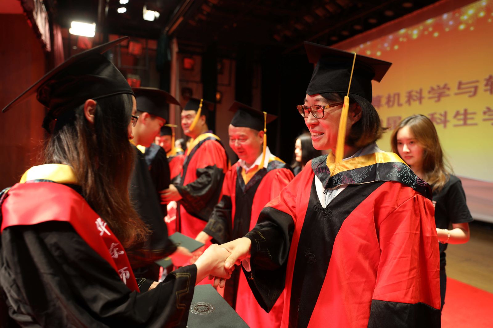 凝聚·启航丨计算机科学与德赢官网Vwin隆重举行2018届毕业典礼