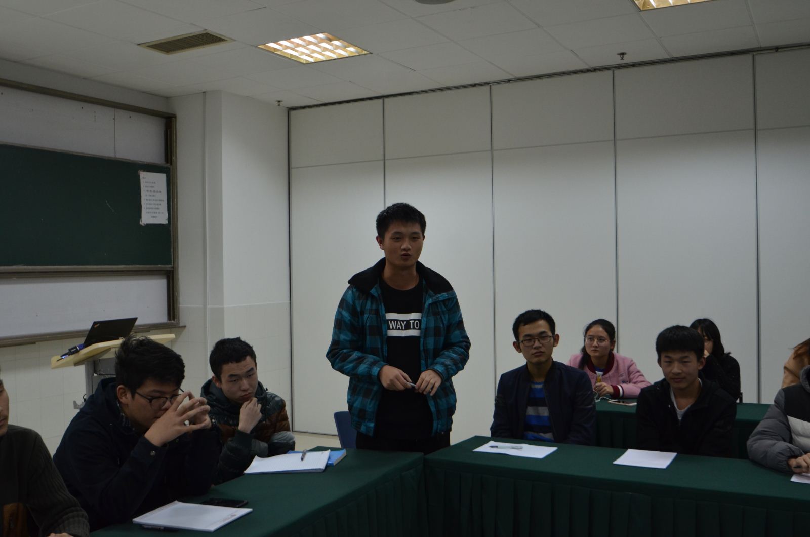 师生沟通 携手共进——计算机科学与德赢官网Vwin召开2017级本科新生座谈会